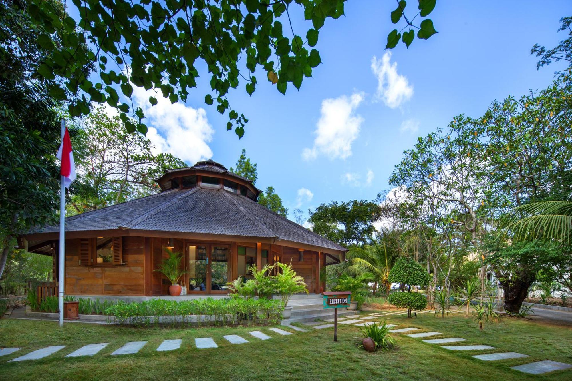 Sempiak Seaside Resort Selong Belanak Exterior photo